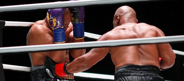 Майк Тайсон vs Рой Джонс - Sputnik Тоҷикистон