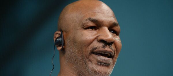 Открытый мастер-класс по боксу с участие М. Тайсона и К. Дзю - Sputnik Тоҷикистон