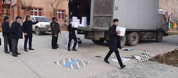 Интиқоли китоби Тоҷикон ба ноҳияи Ванҷ - Sputnik Тоҷикистон