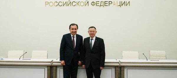 Министр строительства и ЖКХ России Ирек Файзуллин и посол Таджикистана Имомуддин Сатторов - Sputnik Тоҷикистон