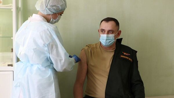 В Центральном военном округе приступили к вакцинации личного состава от коронавируса - Sputnik Тоҷикистон