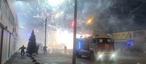 Павильон с пиротехникой горит в Ростове-на-Дону - Sputnik Тоҷикистон