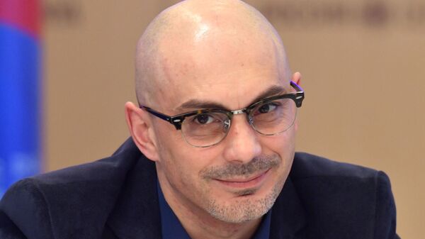 Политолог, журналист МИА Россия сегодня, радиоведущий Армен Гаспарян - Sputnik Тоҷикистон