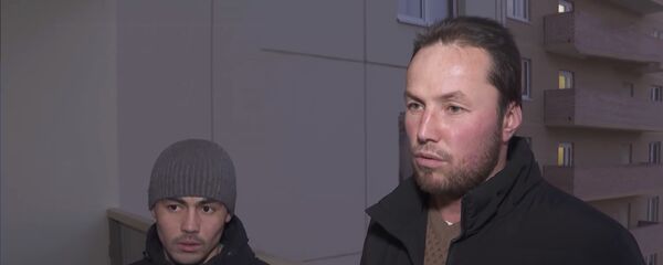 Двое парней из Таджикистана спасли местных жителей от пожара в жилом доме в Ленинградской области - Sputnik Таджикистан