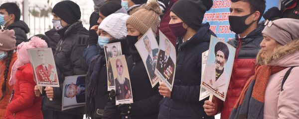 Открытие Мемориала участникам ВОВ в поселке Каратаг - Sputnik Тоҷикистон