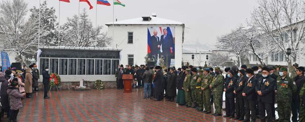 Открытие Мемориала участникам ВОВ в поселке Каратаг Открытие Мемориала участникам ВОВ в поселке Каратаг - Sputnik Таджикистан