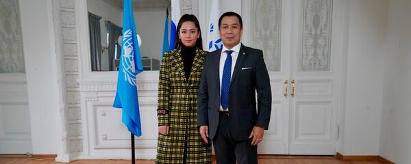 Посол доброй воли Манижа Сангин и глава Представительства Управления Верховного Комиссара ООН по делам беженцев в России Ванно Нупек - Sputnik Таджикистан