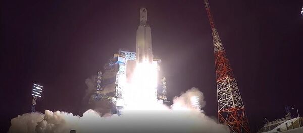 Испытательный пуск ракеты-носителя «Ангара-А5» с космодрома Плесецк - YouTube - Sputnik Тоҷикистон