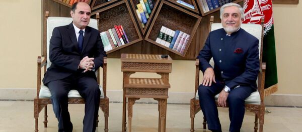 В Кабуле Посол Республики Таджикистан в Исламской Республике Афганистан Саади Шарифи встретился с Председателем Высшего совета национального примирения Афганистана доктором Абдуллой Абдуллой В Кабуле Посол Республики Таджикистан в Исламской Республике Афганистан Саади Шарифи встретился с Председателем Высшего совета национального примирения Афганистана доктором Абдуллой Абдуллой - Sputnik Тоҷикистон