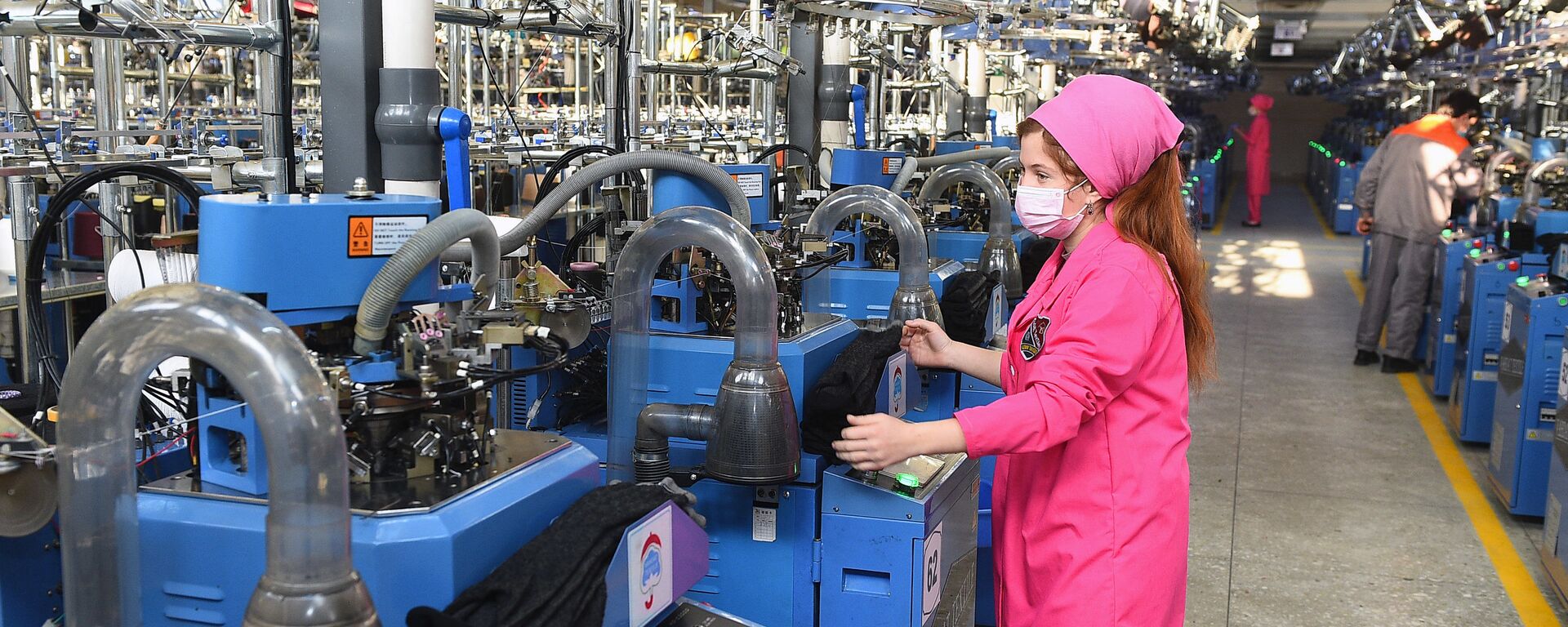 Цех на предприятия и ООО «Вахдат Текстиль» - Sputnik Тоҷикистон, 1920, 08.05.2023