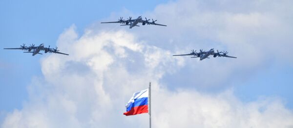 Стратегические бомбардировщики-ракетоносцы Ту-95МС Стратегические бомбардировщики-ракетоносцы Ту-95МС - Sputnik Таджикистан