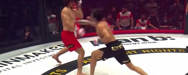 Амирхан Оев vs. Азизхан Чоршанбиев - Sputnik Тоҷикистон