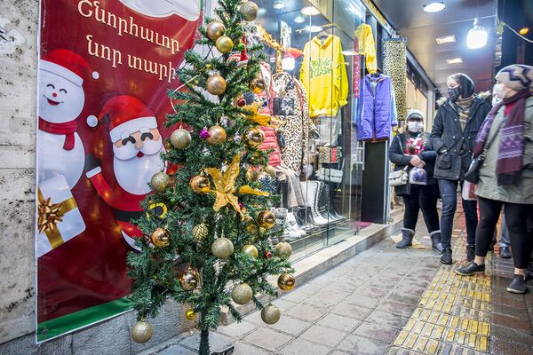 Рождественское настроение на улицах Тегерана - Sputnik Таджикистан