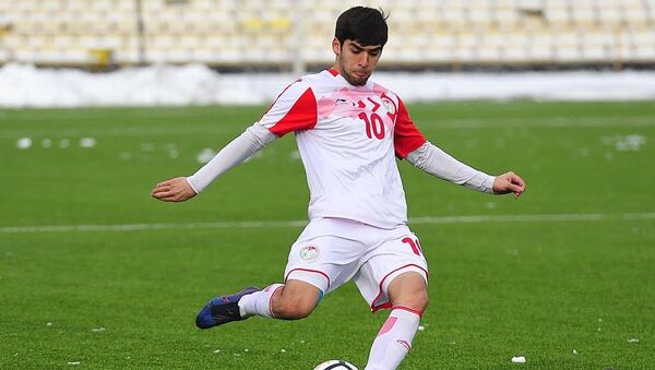 Красивый гол Ислома Зоирова в ворота сборной Ирана - YouTube - Sputnik Таджикистан
