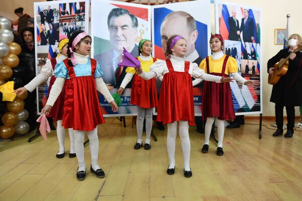 В Таджикистане открылся первый Русский культурный центр соотечественников В Таджикистане открылся первый Русский культурный центр соотечественников - Sputnik Таджикистан