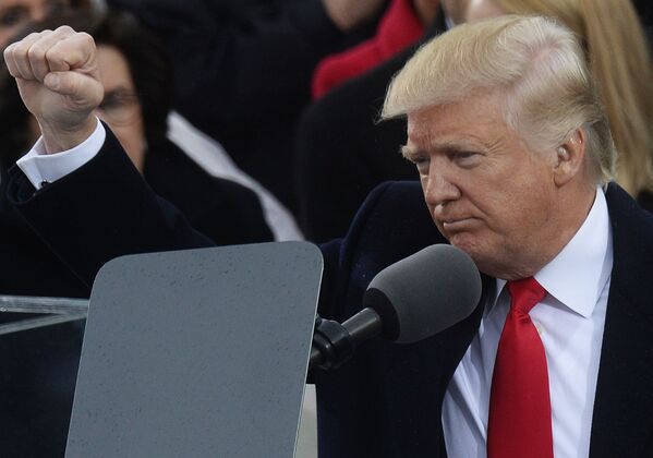 Президент США Дональд Трамп на церемонии инаугурации в Вашингтоне - Sputnik Тоҷикистон