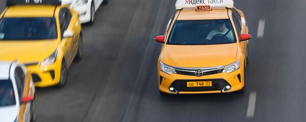 Такси в Москве, архивное фото - Sputnik Тоҷикистон