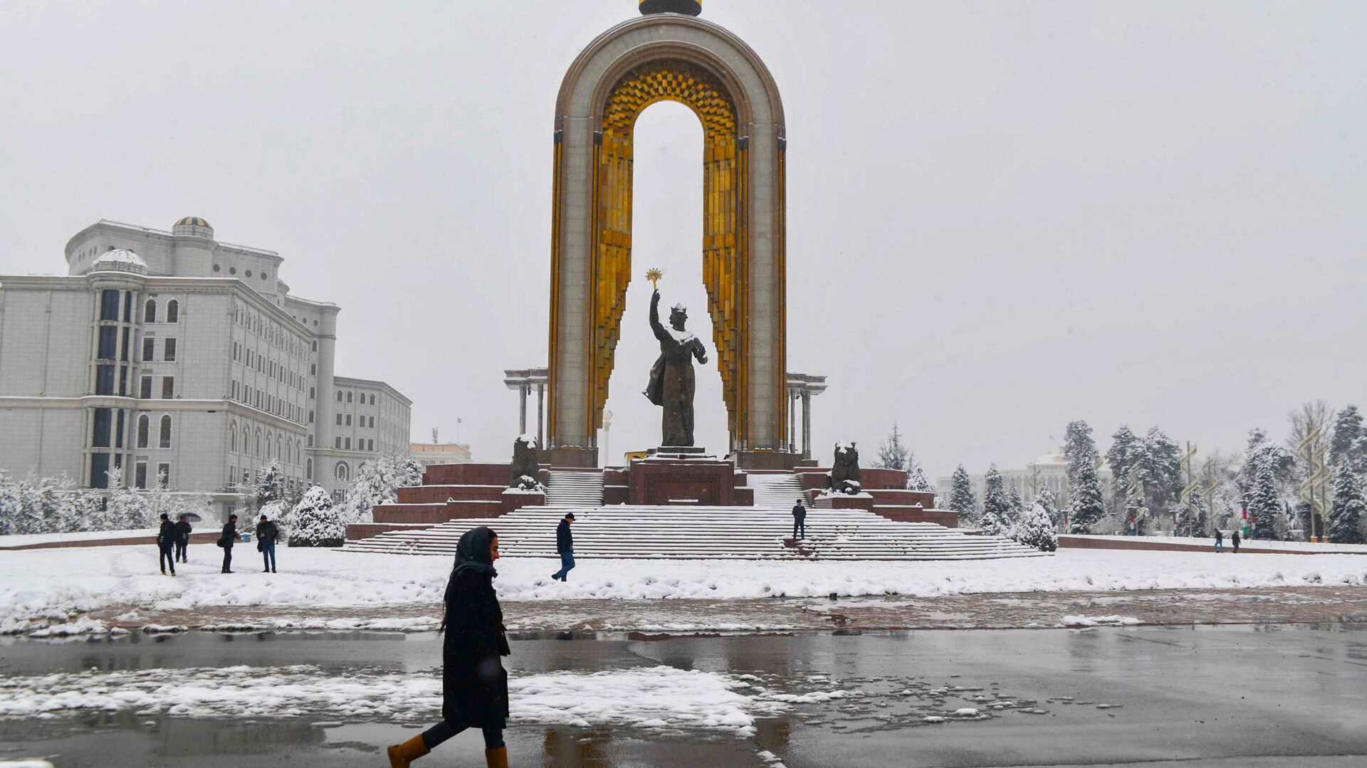 Зима в городе Душанбе - Sputnik Тоҷикистон, 1920, 01.12.2021