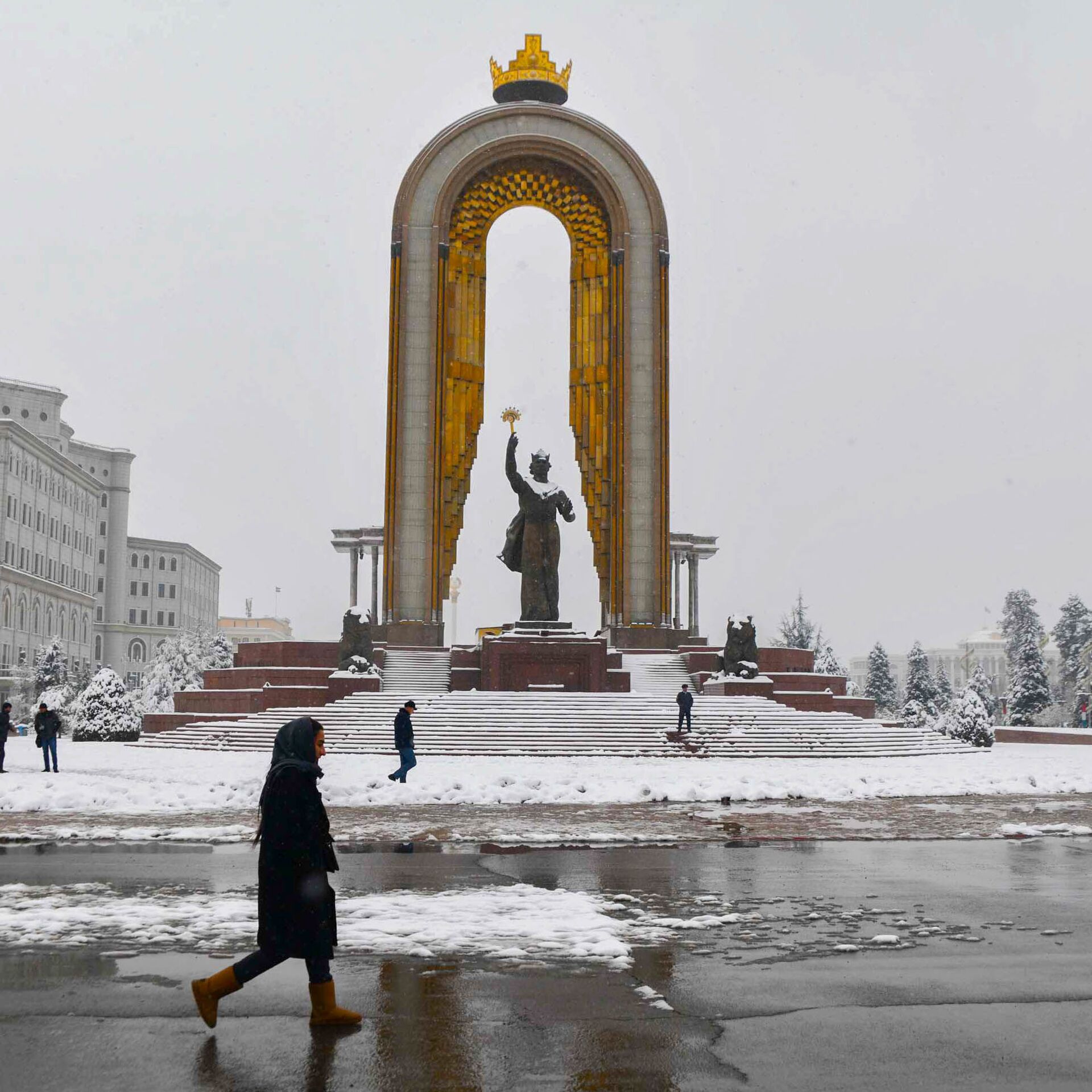 Погода в душанбе в апреле. Таджикистан Душанбе зима. Таджикистан зимой Душанбе. Таджикистан зимой Худжанд. Зима в Душанбе.