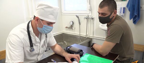 На авиабазе Хмеймим проходит вакцинация российских военнослужащих от COVID 19 - Sputnik Тоҷикистон