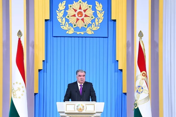 Послание Президента Республики Таджикистан, Лидера нации Эмомали Рахмона Послание Президента Республики Таджикистан, Лидера нации Эмомали Рахмона - Sputnik Тоҷикистон