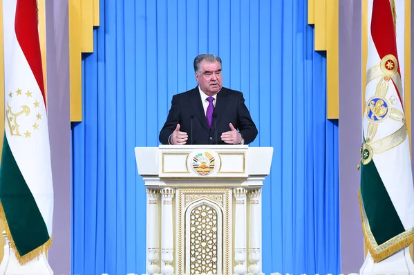 Послание Президента Республики Таджикистан, Лидера нации Эмомали Рахмона Послание Президента Республики Таджикистан, Лидера нации Эмомали Рахмона - Sputnik Тоҷикистон