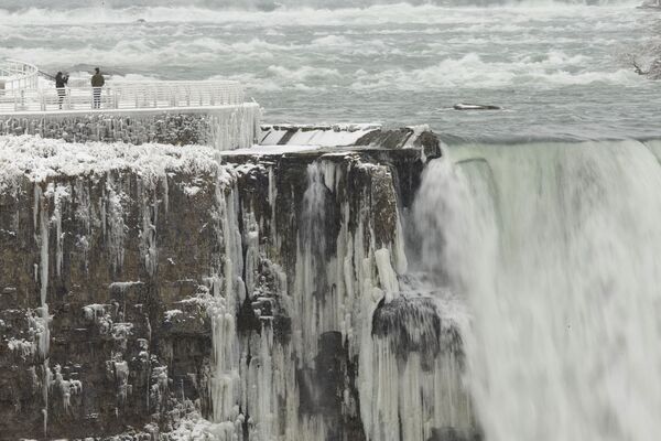 Вид на водопад Хорсшу-Фолс, входящий в Ниагарские водопады в США - Sputnik Тоҷикистон