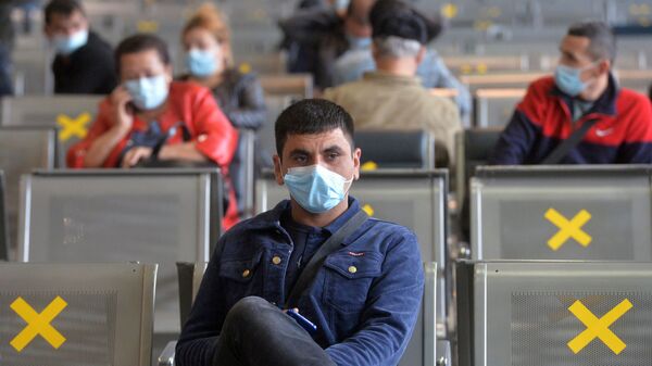 Экспресс-тестирование пассажиров на COVID-19 в аэропорту Внуково - Sputnik Таджикистан