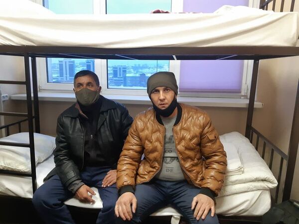 Таджикские мигранты приехали на работу в Иркутск - Sputnik Тоҷикистон