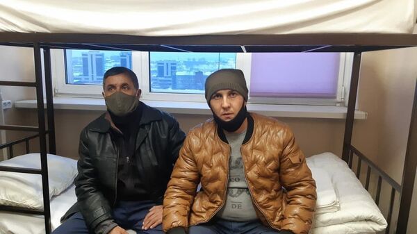 Таджикские мигранты приехали на работу в Иркутск - Sputnik Тоҷикистон