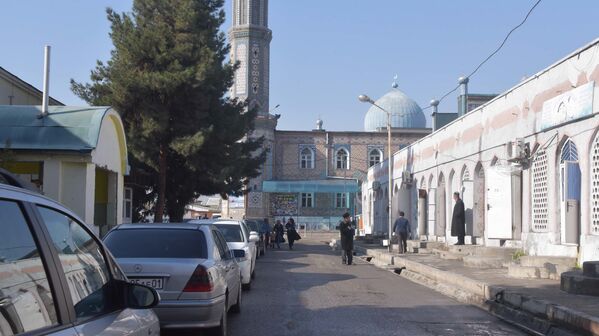 В Таджикистане все республиканские мечети открыли свои двери для тысяч верующих по всей стране  - Sputnik Таджикистан