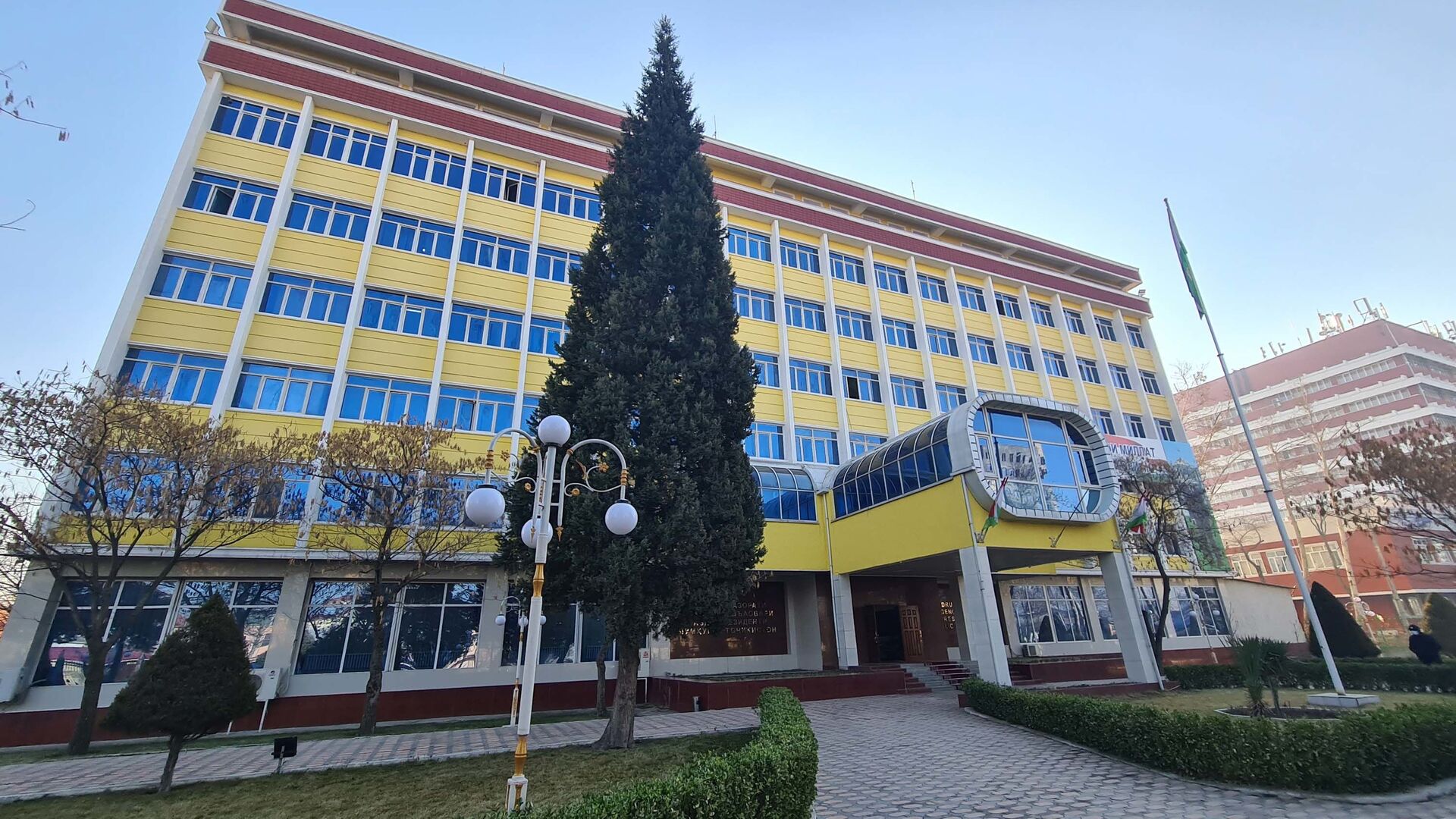 Здание Агентства по контролю за наркотиками в Душанбе - Sputnik Таджикистан, 1920, 03.11.2023