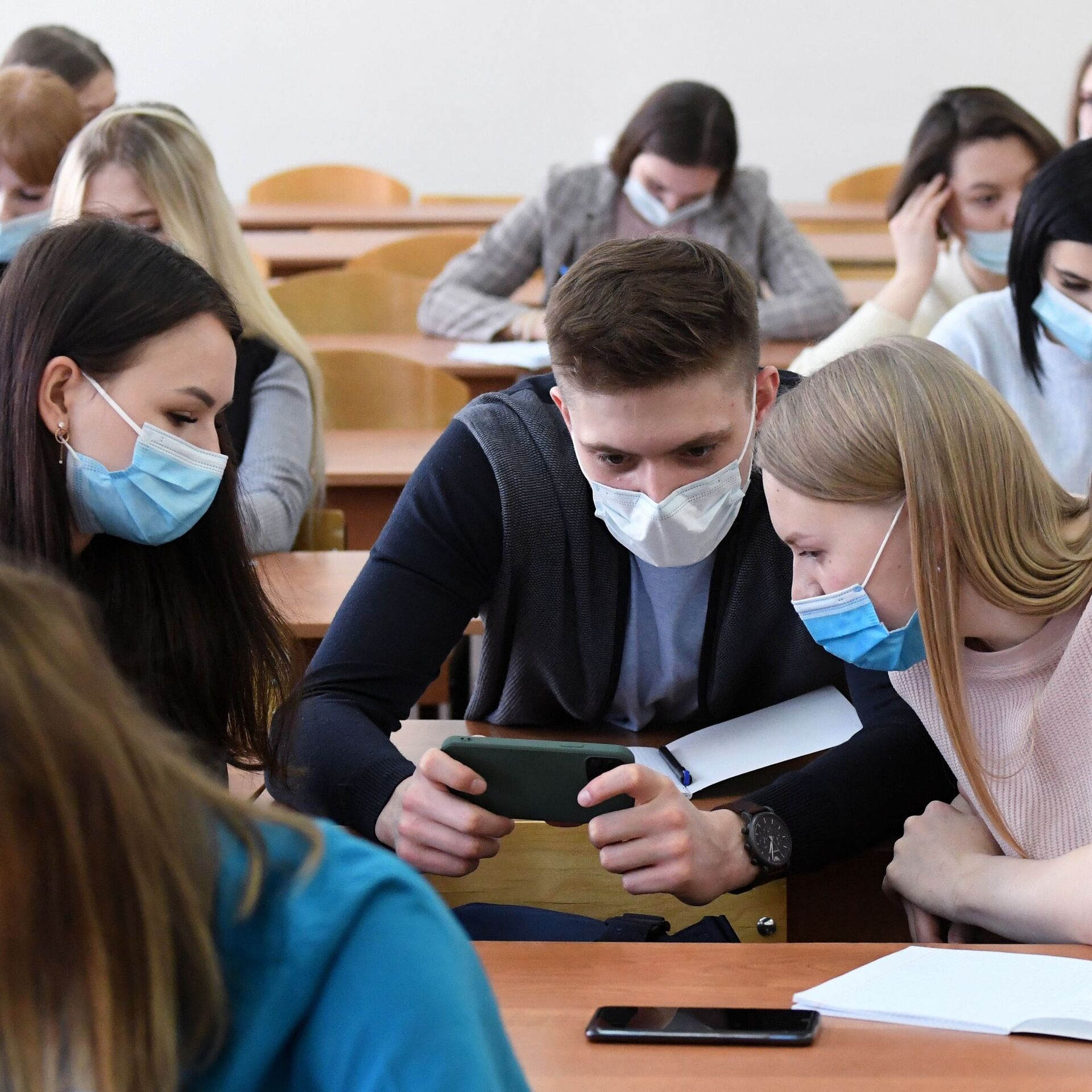 16 лет можно учиться. Российские студенты. Высшее образование в Молдове. Студенты 2021. Студенты сироты.