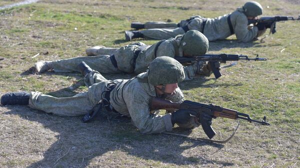 Учения мотострелков на полигоне Ляур - Sputnik Таджикистан
