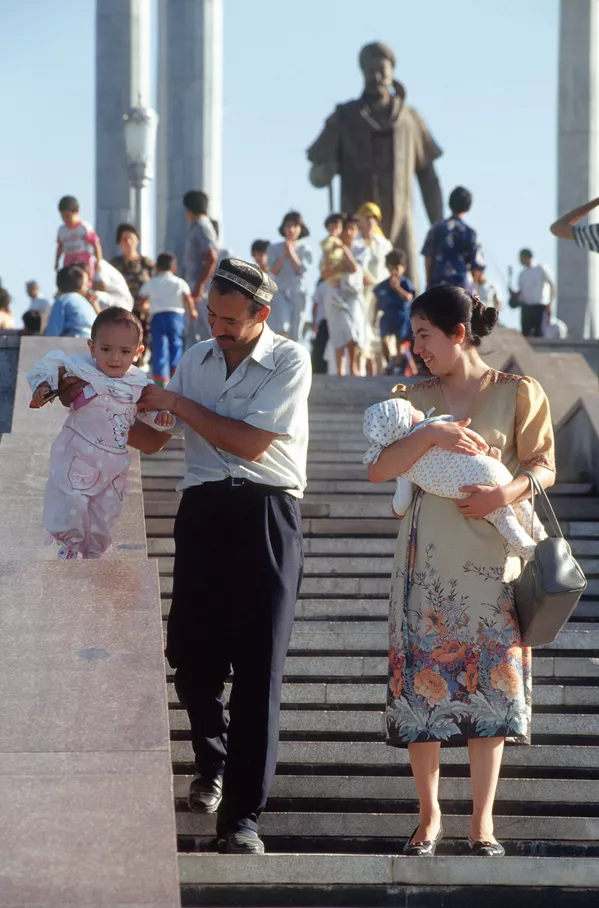Тошканд, хонаводае ҳангоми сайругашт, соли 1994 Тошканд, хонаводае ҳангоми сайругашт, соли 1994 - Sputnik Тоҷикистон