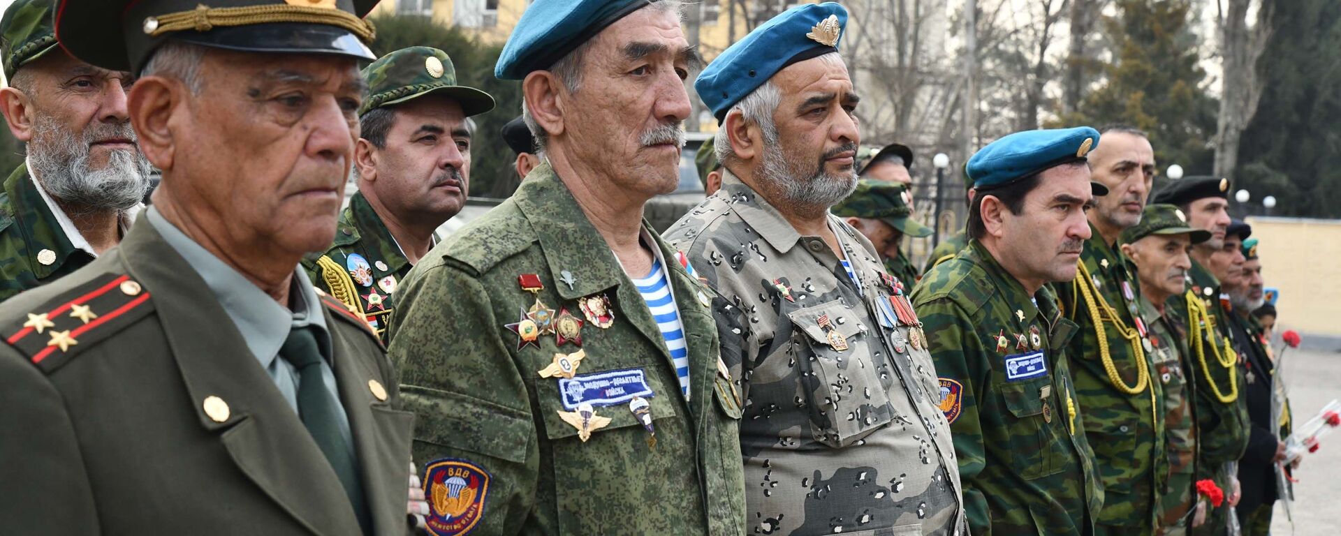 На 201-й РВБ почтили память воинов-интернационалистов - Sputnik Таджикистан, 1920, 15.02.2021