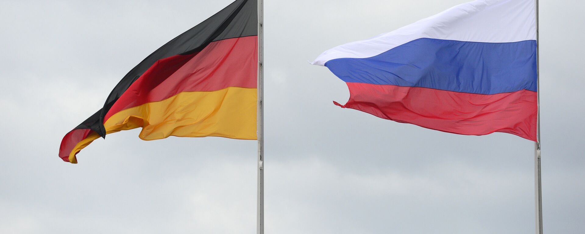 Флаг Германии и России - Sputnik Таджикистан, 1920, 09.03.2024