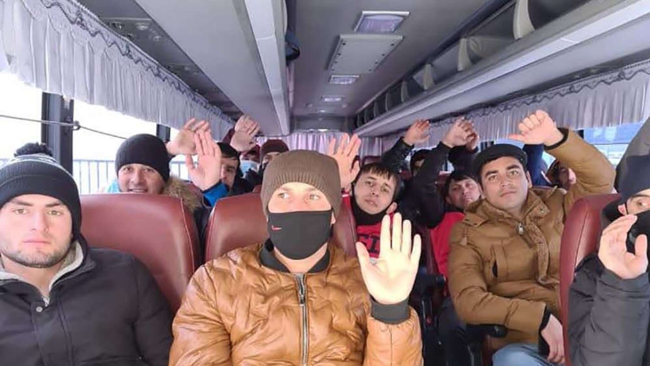 Таджики уезжают на родину