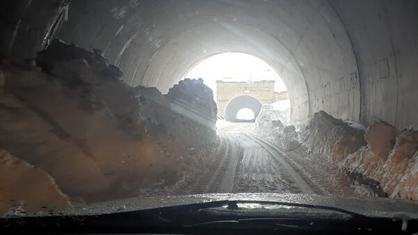 Расчищенный тоннель в Таджикистане - Sputnik Таджикистан