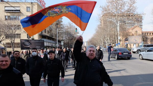 Участники митинга в Ереване, Армения - Sputnik Таджикистан