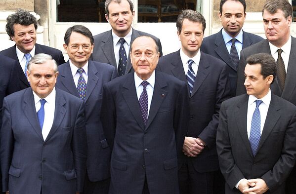 Премьер-министр Жан-Пьер Раффарен, президент Жак Ширак, министр внутренних дел Николя Саркози - Sputnik Таджикистан