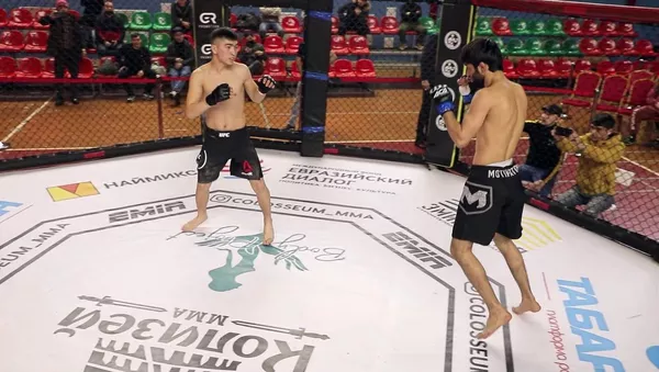 Мирзокарим Шарифзода (Таджикистан) vs. Мирлан уулу Айдемир (Кыргызстан) | 61 кг - YouTube - Sputnik Тоҷикистон