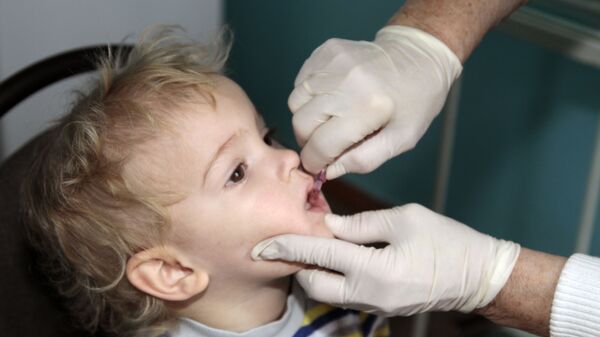 Вакцинация детей от полиомиелита  - Sputnik Таджикистан