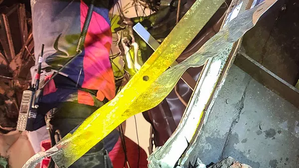 Спасатели на месте крушения поезда в туннеле в горах Хуалянь (2 апреля 2021). Восточный Тайвань - Sputnik Тоҷикистон