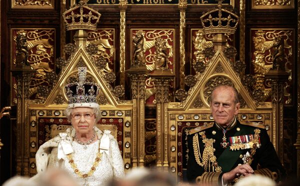 Королева Великобритании с супругом во Вестминстерском дворце. - Sputnik Таджикистан