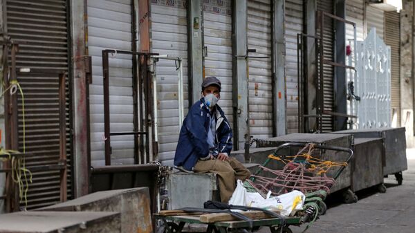 Закрытие магазины из-за ужесточения направленных на борьбу с коронавирусом мер в Тегеране  - Sputnik Тоҷикистон