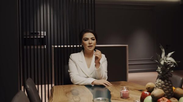 Кадр из клипа Нигины Амонкуловой и Аброра Назарова - Sputnik Таджикистан