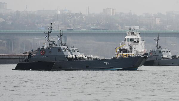 Корабли Каспийской флотилии во время межфлотского перехода из Каспийского в Черное море - Sputnik Таджикистан