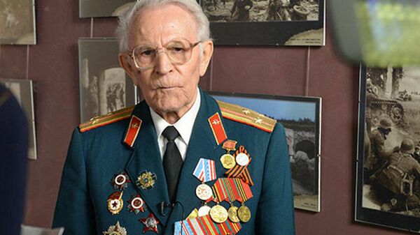 Ветеран Великой Отечественной войны, защитник Брестской крепости Петр Котельников - Sputnik Таджикистан