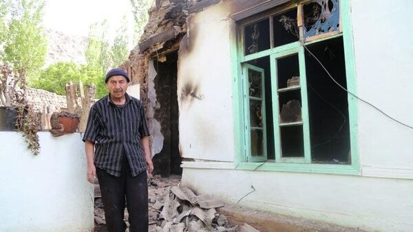 Разрушенные дома в селах Ходжаи Аъло и Сомониён джамоата Чоркух города Исфара  - Sputnik Таджикистан